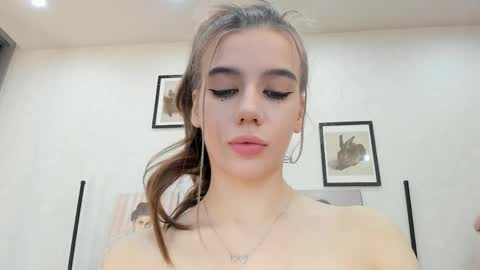 Dolly online show from April 6, 1:34 pm