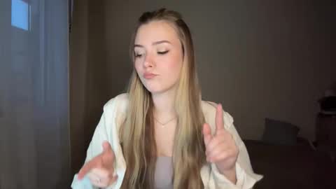 Hey EveryoneIm Kimi  Glad to see you in my room We almost hit 10 Thumb up in one day   online show from February 19, 2:49 pm