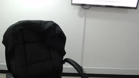 jenn online show from January 6, 9:19 pm