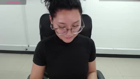 jenn online show from March 16, 11:09 pm