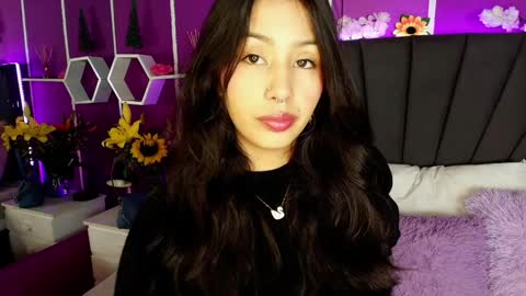 Snapshot of jenner_mills chatting on December 7, 5:21 am Jenner online show from December 7, 5:21 am