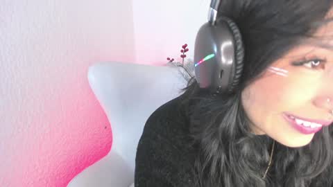 Snapshot of jenner_mills chatting on December 27, 3:42 am Jenner online show from December 27, 3:42 am
