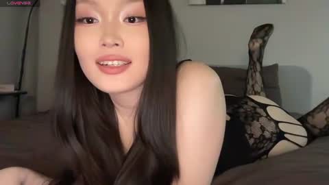 jennie_yung online show from July 24, 3:15 am
