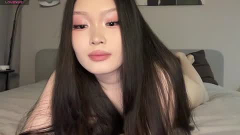 jennie_yung online show from July 9, 9:41 pm