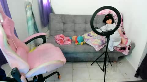 jennifer_bodyy0404 online show from July 23, 7:00 pm