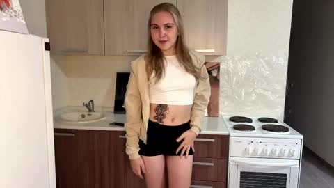 Emilia online show from October 13, 2:19 pm