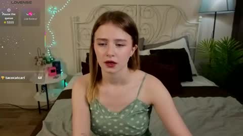jenny_bunny_ online show from June 3, 1:41 am