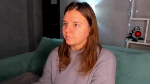 Jenny online show from December 3, 9:21 am