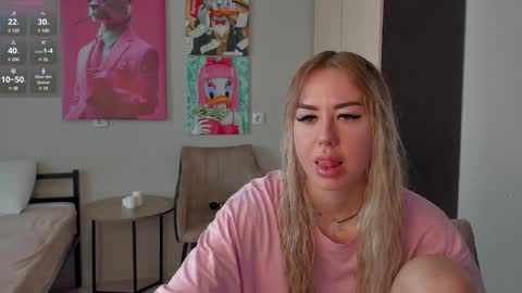 Hi hi We are Jessie and Betti online show from February 20, 6:28 am