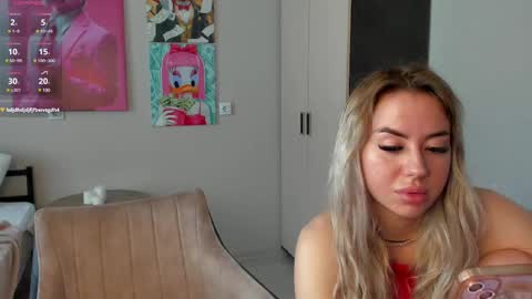 Hi hi We are Jessie and Betti online show from March 12, 10:59 am