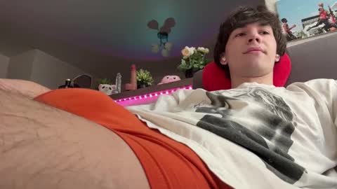 jeremy1scott online show from March 2, 7:59 am