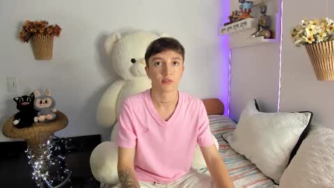 jero independent model online show from March 2, 11:33 pm