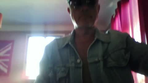 jerflor online show from April 25, 1:52 pm