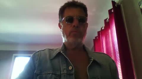 jerflor online show from May 15, 11:40 am