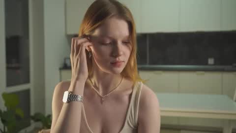 Molly online show from October 27, 4:18 pm