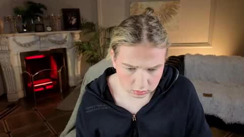 jes_solar online show from November 27, 10:06 pm