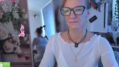 jesica_moon_peachyy online show from July 25, 5:49 am