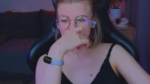  JessieVibes online show from March 10, 5:50 pm