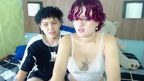 JessAndJade online show from November 10, 11:57 am