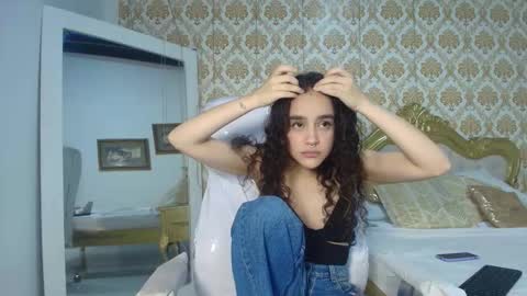 jessb_ online show from November 8, 8:01 pm