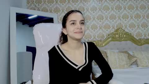 jessb_ online show from October 4, 7:33 pm