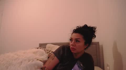 Snapshot of jessebella chatting on January 19, 7:04 pm jesse online show from January 19, 7:04 pm