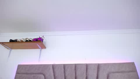 Jessica Kraft online show from October 16, 2:11 am