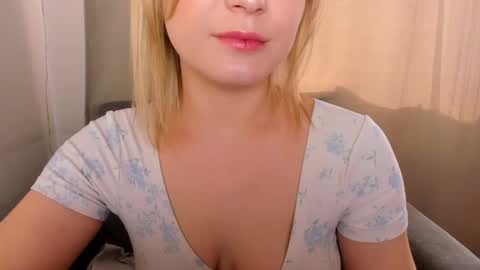 JessicaBeverly online show from April 23, 10:45 am