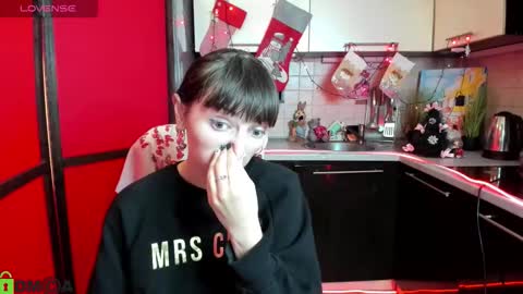 jessicaforris online show from December 18, 8:31 am