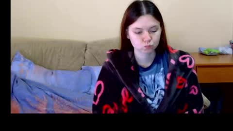 jessicaholland1 online show from April 13, 5:11 am