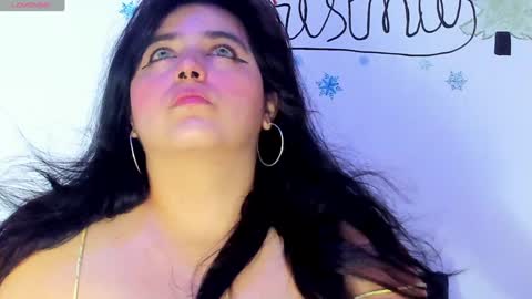 jessicared18 online show from December 31, 7:53 am