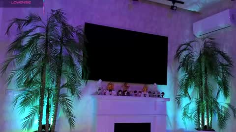 Gloria   online show from February 18, 12:10 am