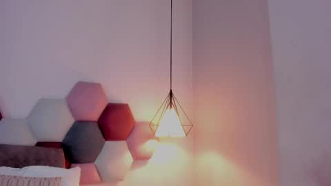 JessieCaameron online show from February 19, 6:00 pm