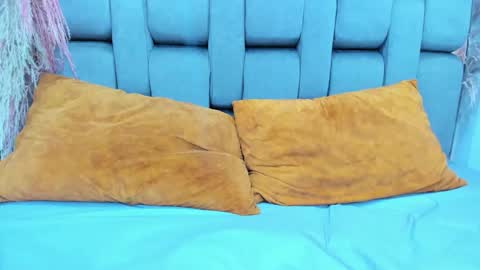 JESSY CORTES online show from April 2, 3:25 am