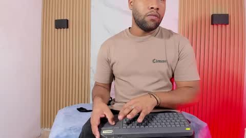 jeus_stanley online show from April 23, 4:20 am