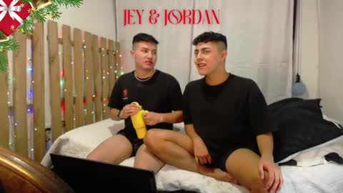 jey0987 online show from December 11, 8:15 am
