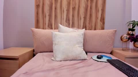 jhasly online show from December 5, 4:05 pm