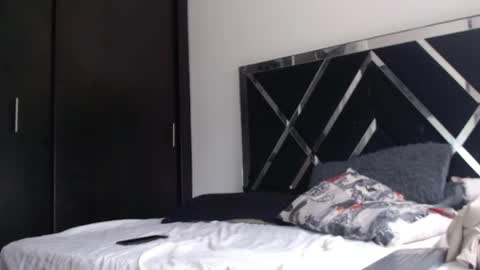 jhoa_aston01 online show from April 15, 7:06 pm