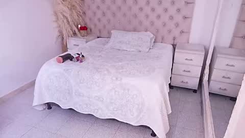 jhoanleandro online show from March 14, 4:27 am