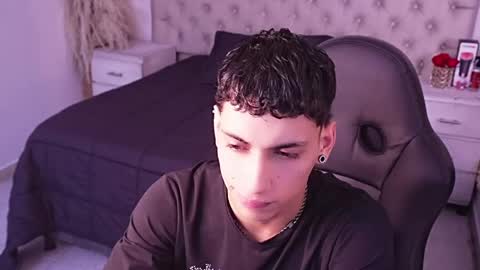 jhoanleandro online show from April 24, 6:37 am