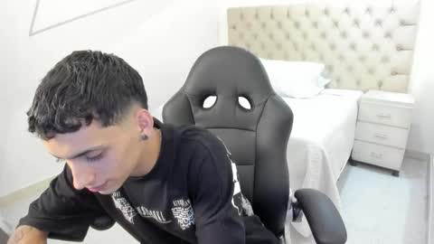 jhoanleandro online show from September 23, 6:29 am