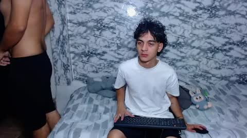 jhonay__cute online show from April 4, 6:42 am