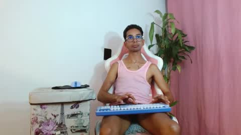 jhonsonvlatino online show from July 9, 7:45 am