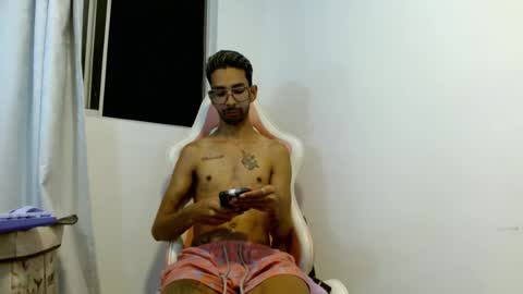jhonsonvlatino online show from June 30, 12:43 am