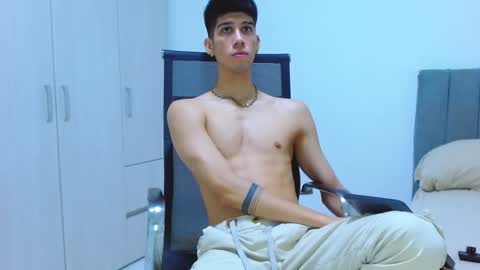 Snapshot of jhony_sex3 chatting on October 22, 7:33 am jhony_sex3 online show from October 22, 7:33 am