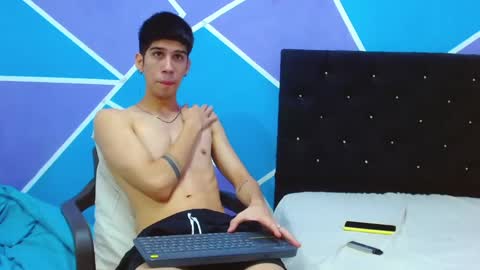 Snapshot of jhony_sex3 chatting on January 25, 7:38 am jhony_sex3 online show from January 25, 7:38 am