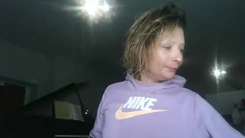 Snapshot of jhopeftw chatting on October 12, 11:50 pm Anya online show from October 12, 11:50 pm