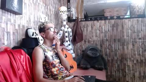 jhosuamoore2 online show from October 19, 1:10 am