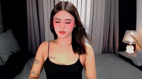 jhuliana_and_charles_room online show from October 17, 5:11 am