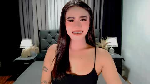 jhuliana_and_charles_room online show from April 18, 11:27 pm